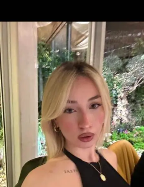 ZEYTİNBURNU Escort BERNA - Gerçek Fotoğraflı Doğrulanmış Profil ZEYTİNBURNU VIP Escort BERNA - Doğrulanmış Model